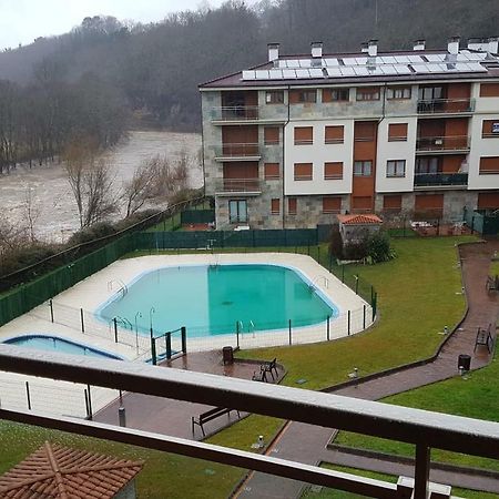 El Balcon Del Sella Lägenhet Onís Exteriör bild
