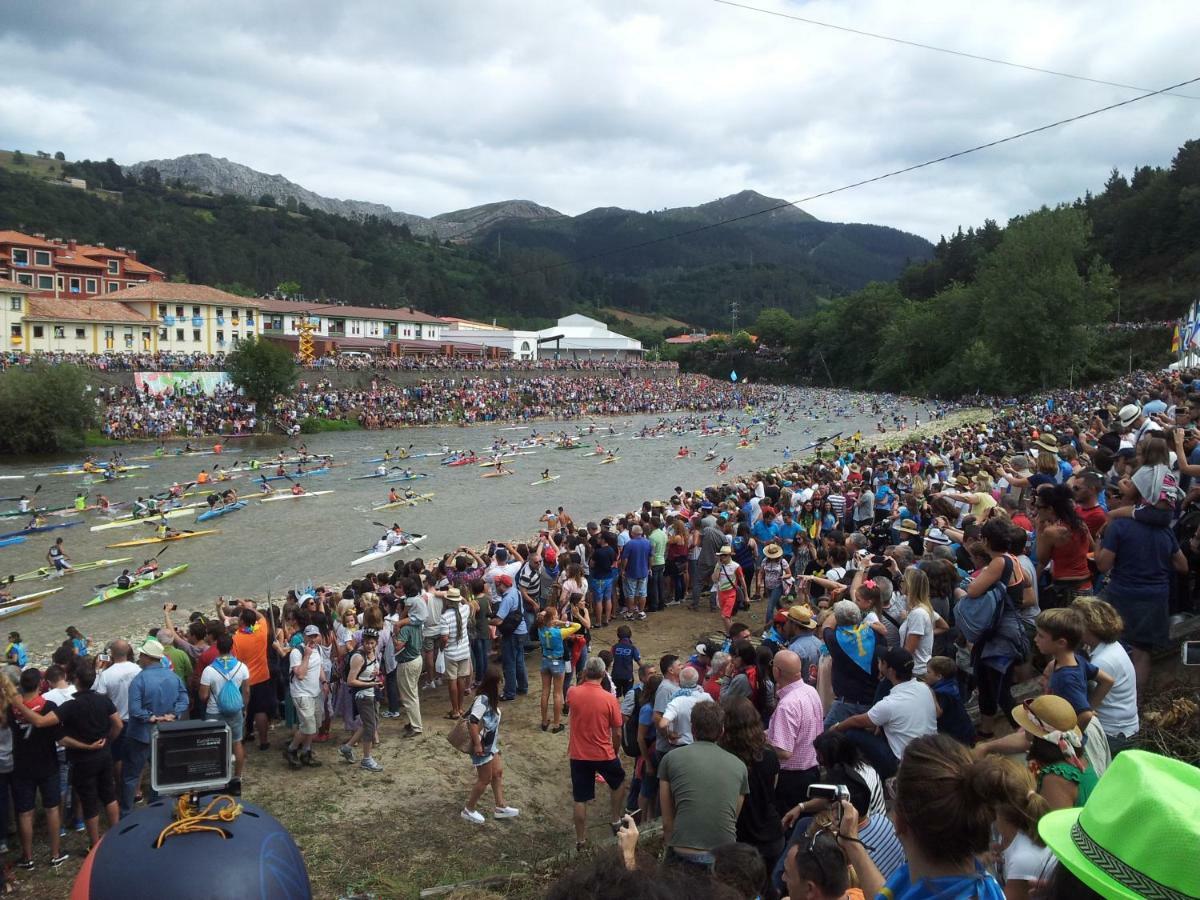 El Balcon Del Sella Lägenhet Onís Exteriör bild