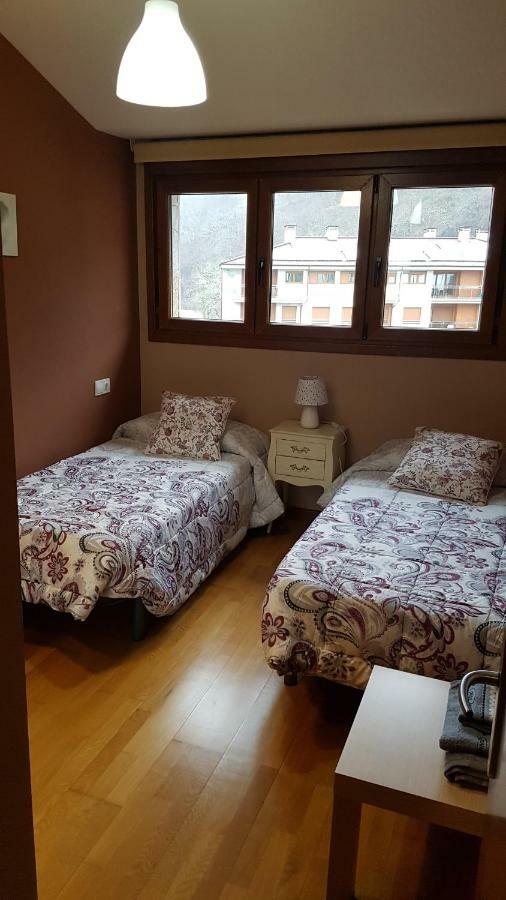 El Balcon Del Sella Lägenhet Onís Exteriör bild
