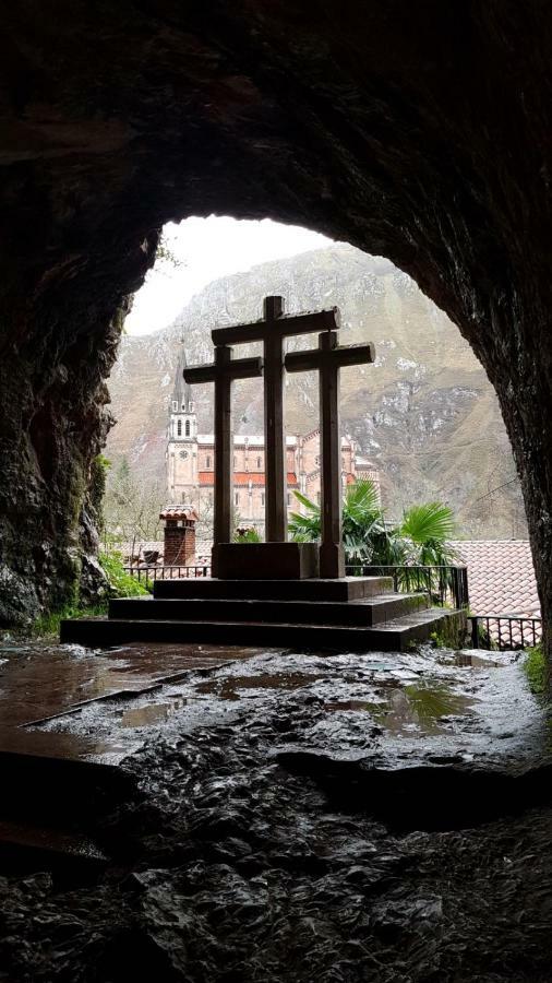 El Balcon Del Sella Lägenhet Onís Exteriör bild